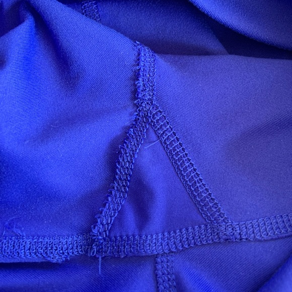 Yogalicious cropped leggings with calf cutout detail - Picture 6 of 6